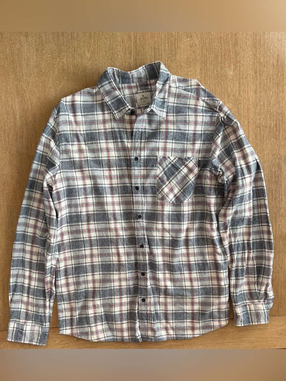 Rip Curl Men’s Plaid Flannel Button-Up Shirt Gray Cream Red
